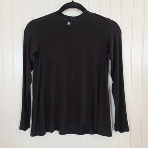 Girls Athleta long sleeved tee, YS